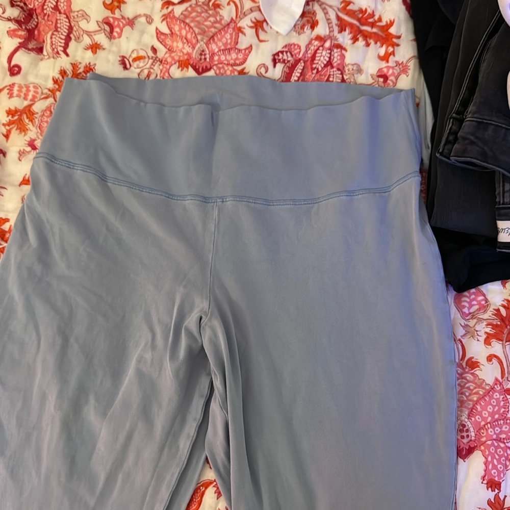 Faded blue aritzia yoga pant TNA